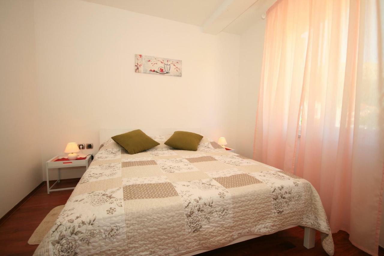 Apartment Mimoza 5, Baska, Krk Baška Exterior foto